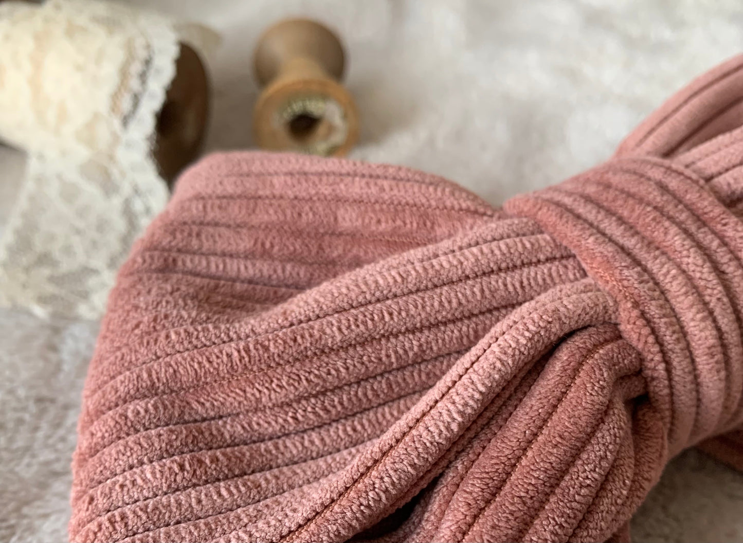 Barrette en velours côtelé rose poudre 🎀