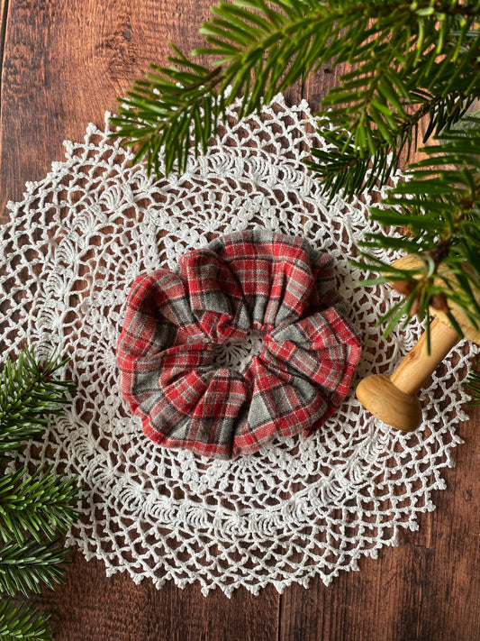Chouchou en flanelle – motif tartan rouge et gris 👱🏻♀️