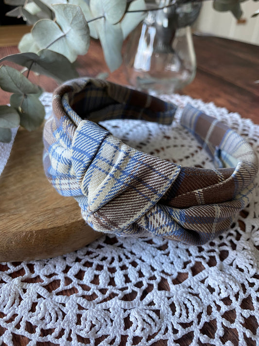 Serre tĂȘte en flannelle - motif tartan marron