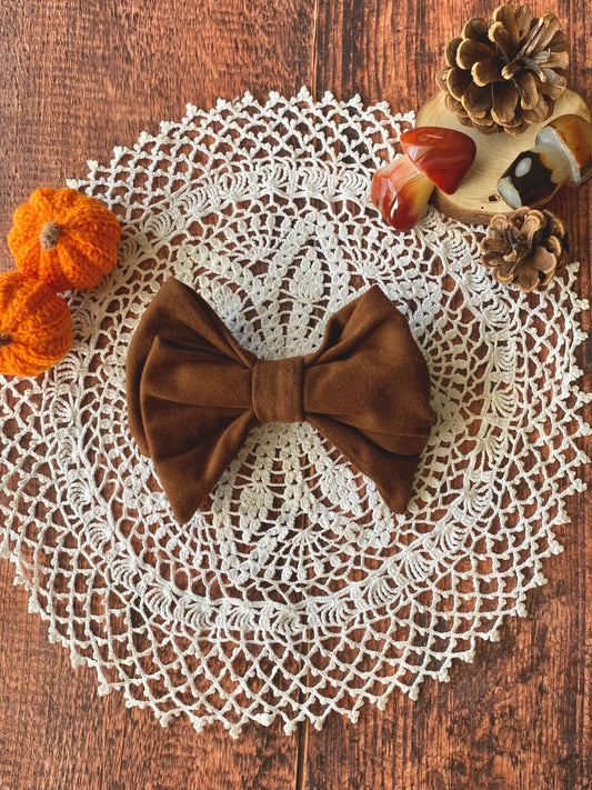 Barrette nœud en daim – marron 🎀