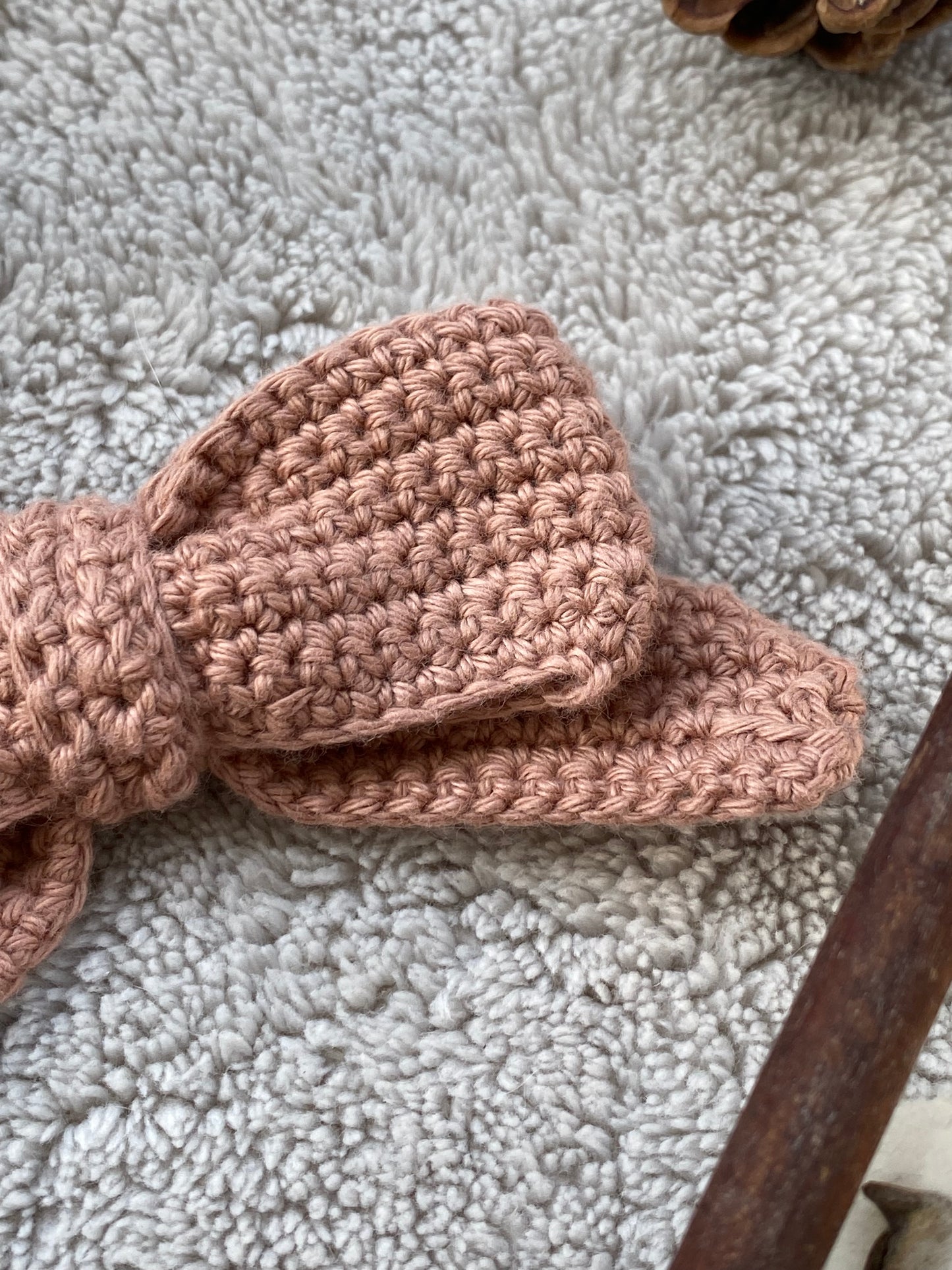 Barrette noeud en crochet beige ou rouge 🎀