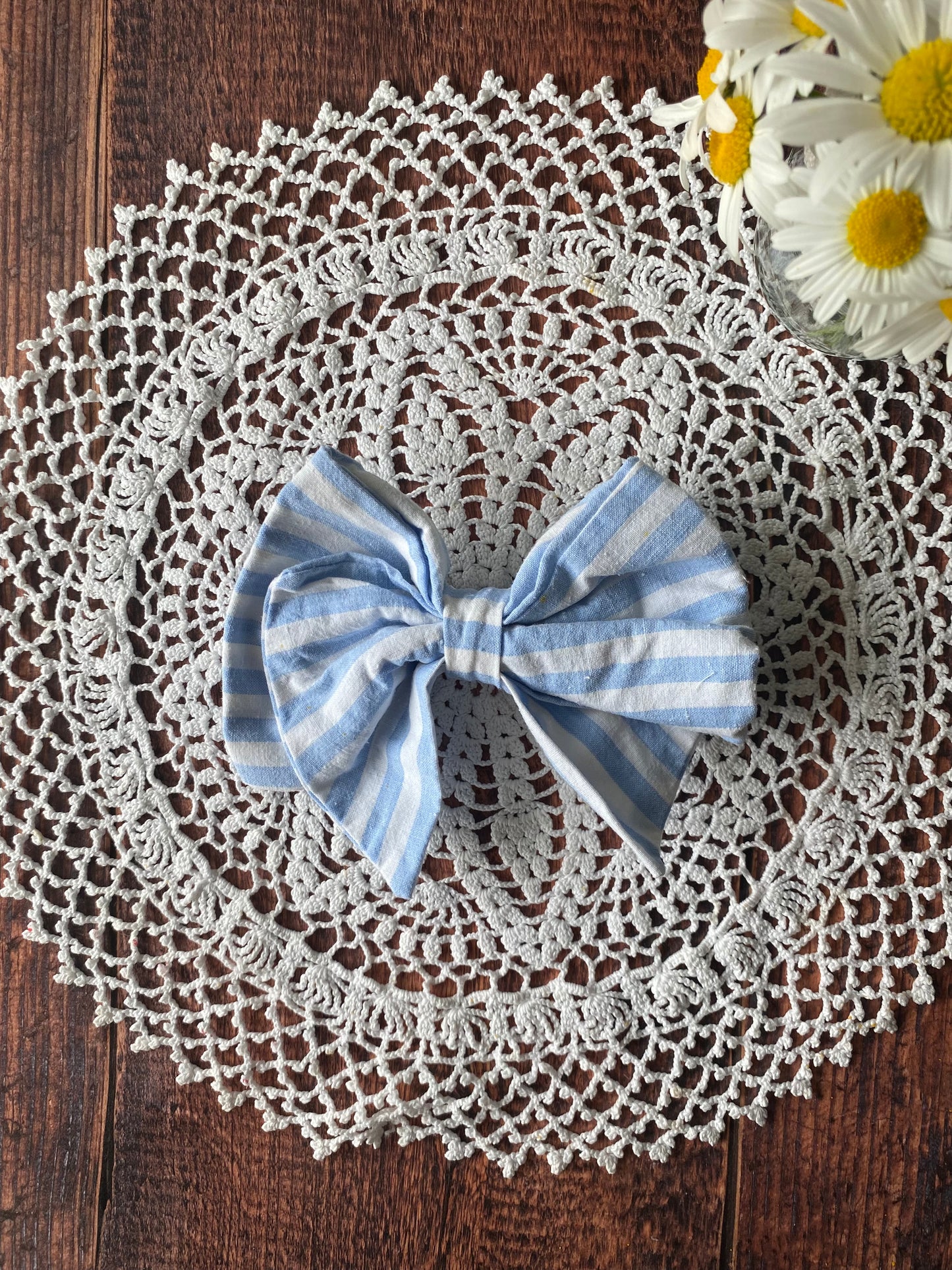 Barrette noeud à rayure bleu et blanc