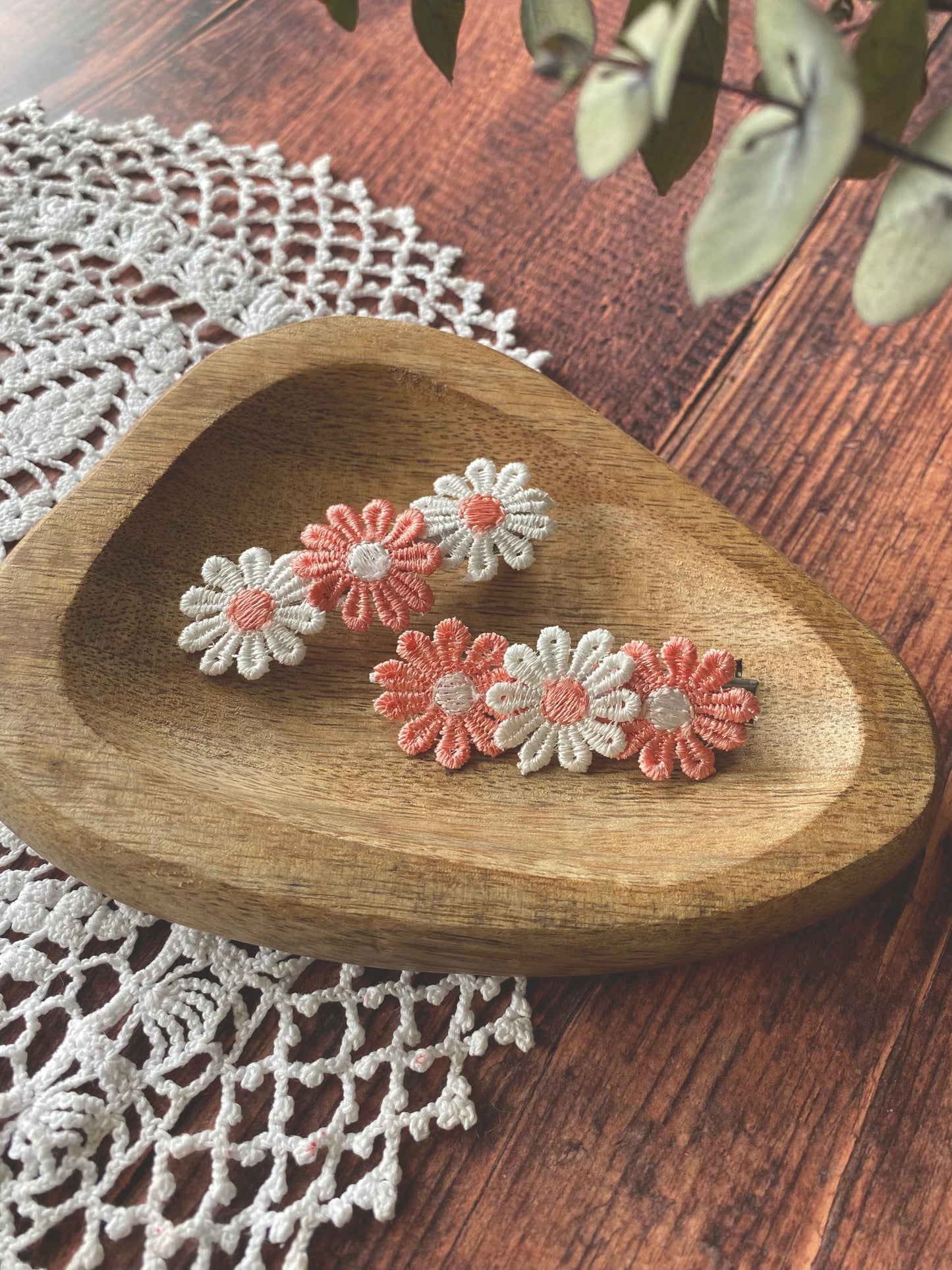 Barrette en tissus - fleur rose et blanche 🩷🤍