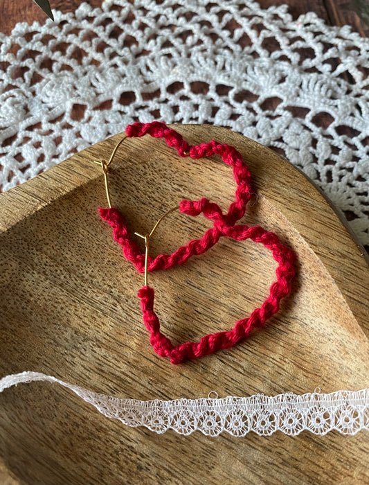 Créole coeur plaquer or macramé rouge