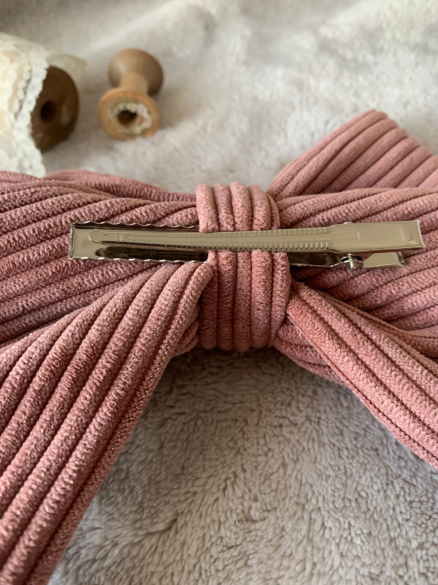 Barrette en velours côtelé rose poudre 🎀