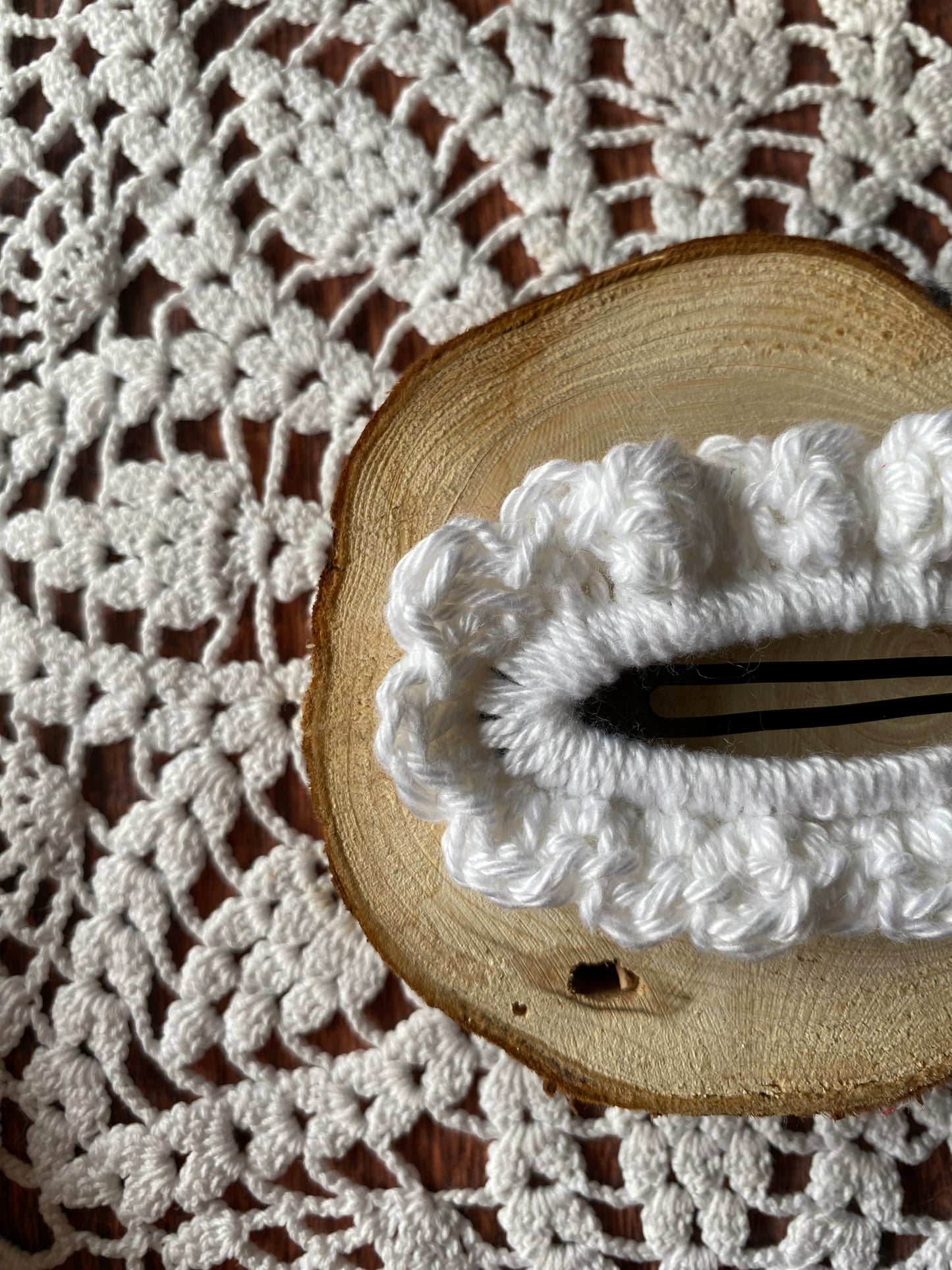 Barrette plate en crochet coloris au choix