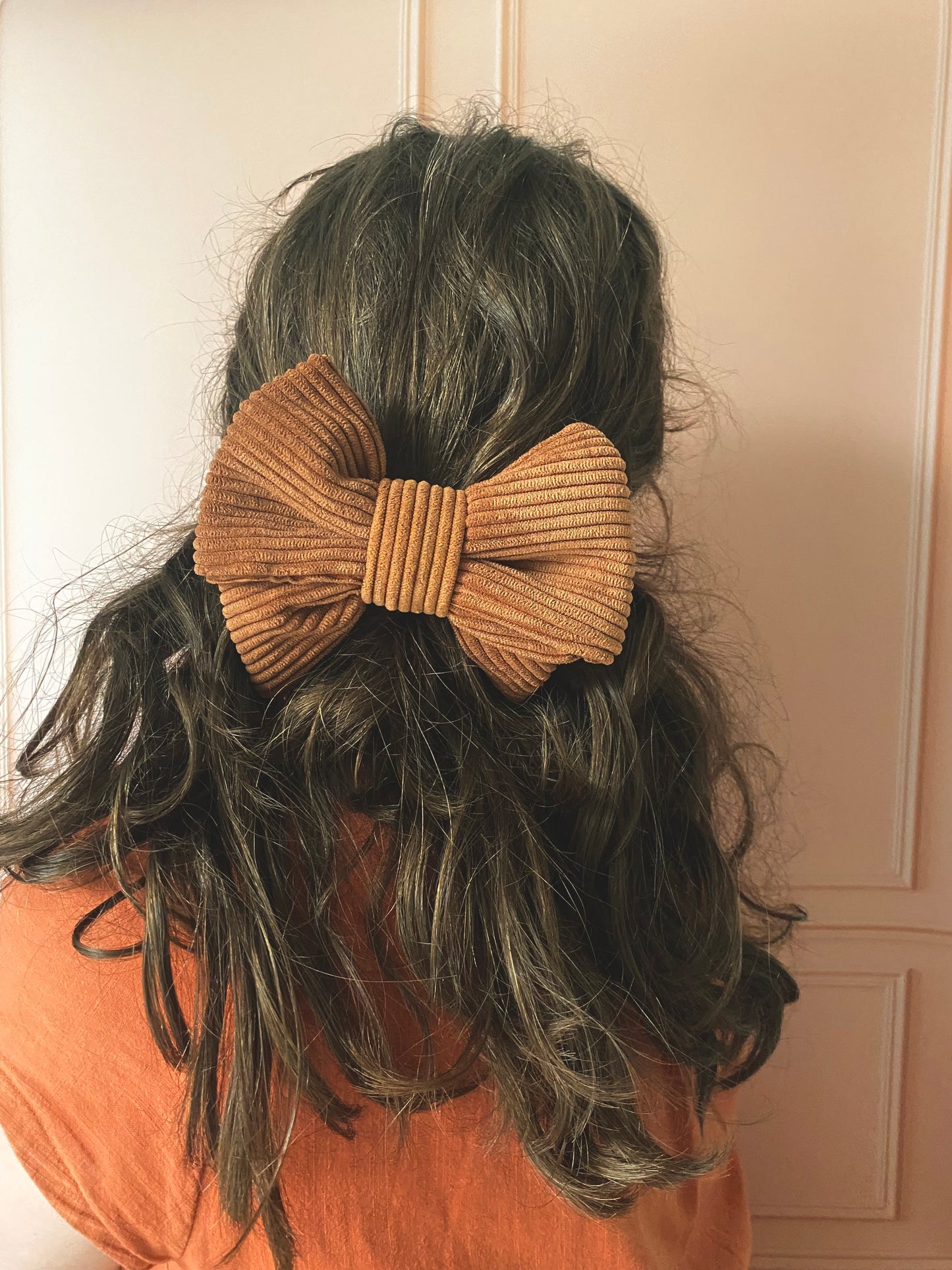 Barrette nœud en velours côtelé - beige 🎀