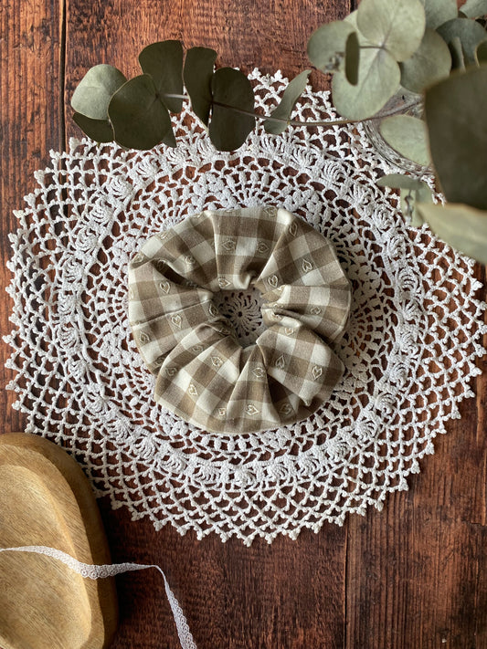 Chouchou vichy beige et cœur