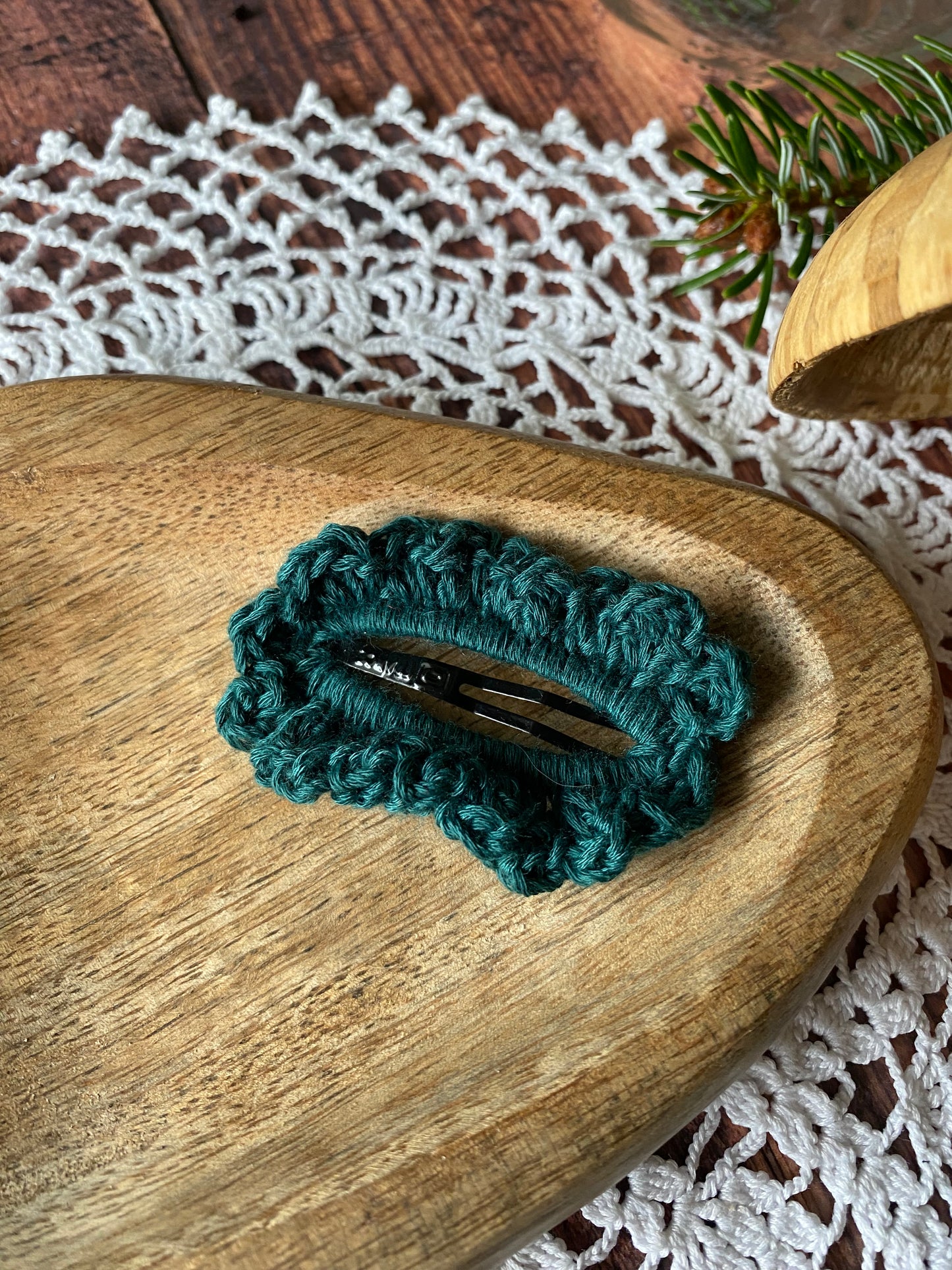 Barrette plate en crochet coloris au choix