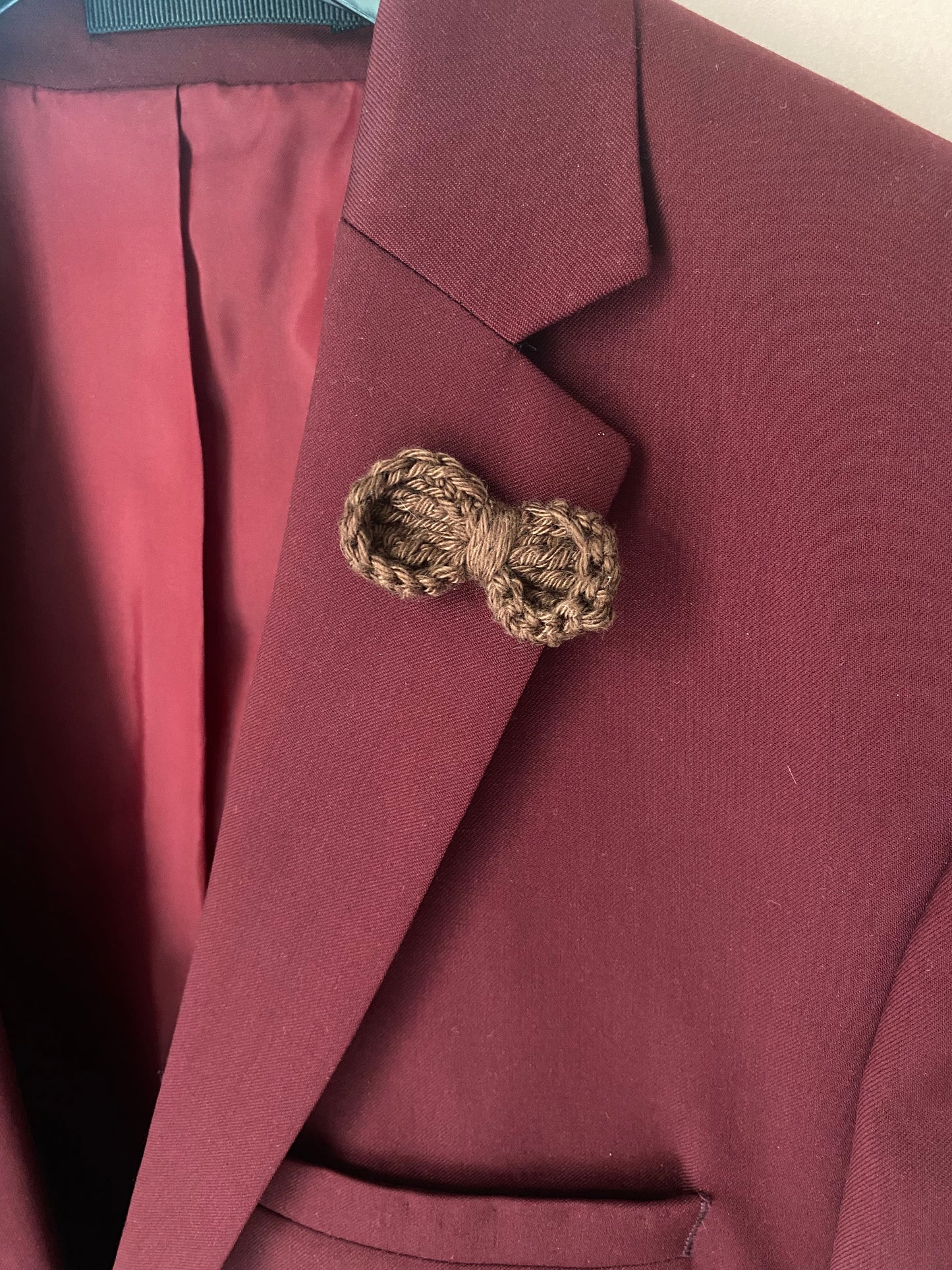 Pins à costume en crochet noeud papillon