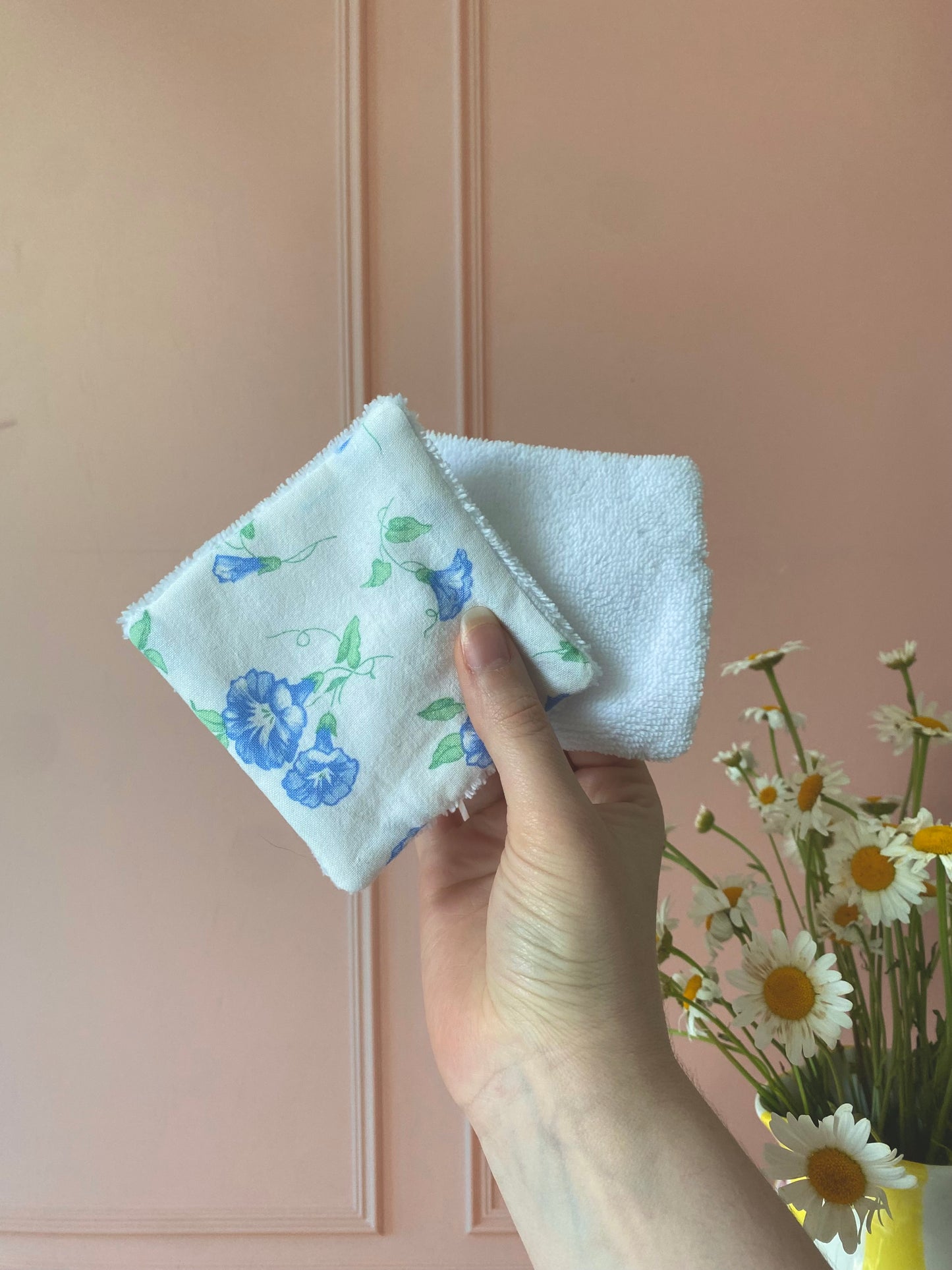 Lot de coton démaquillant & panier assortie - motif fleurs bleu 💙
