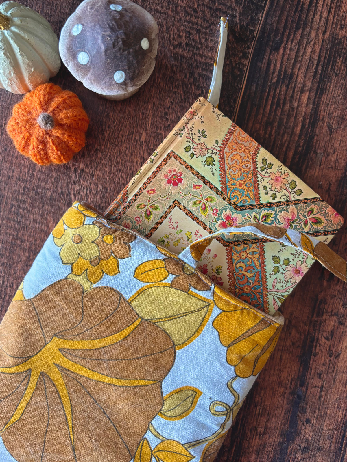 Pochette à livre / tablette / liseuse - coton blanc fleur orange et jaune 📖
