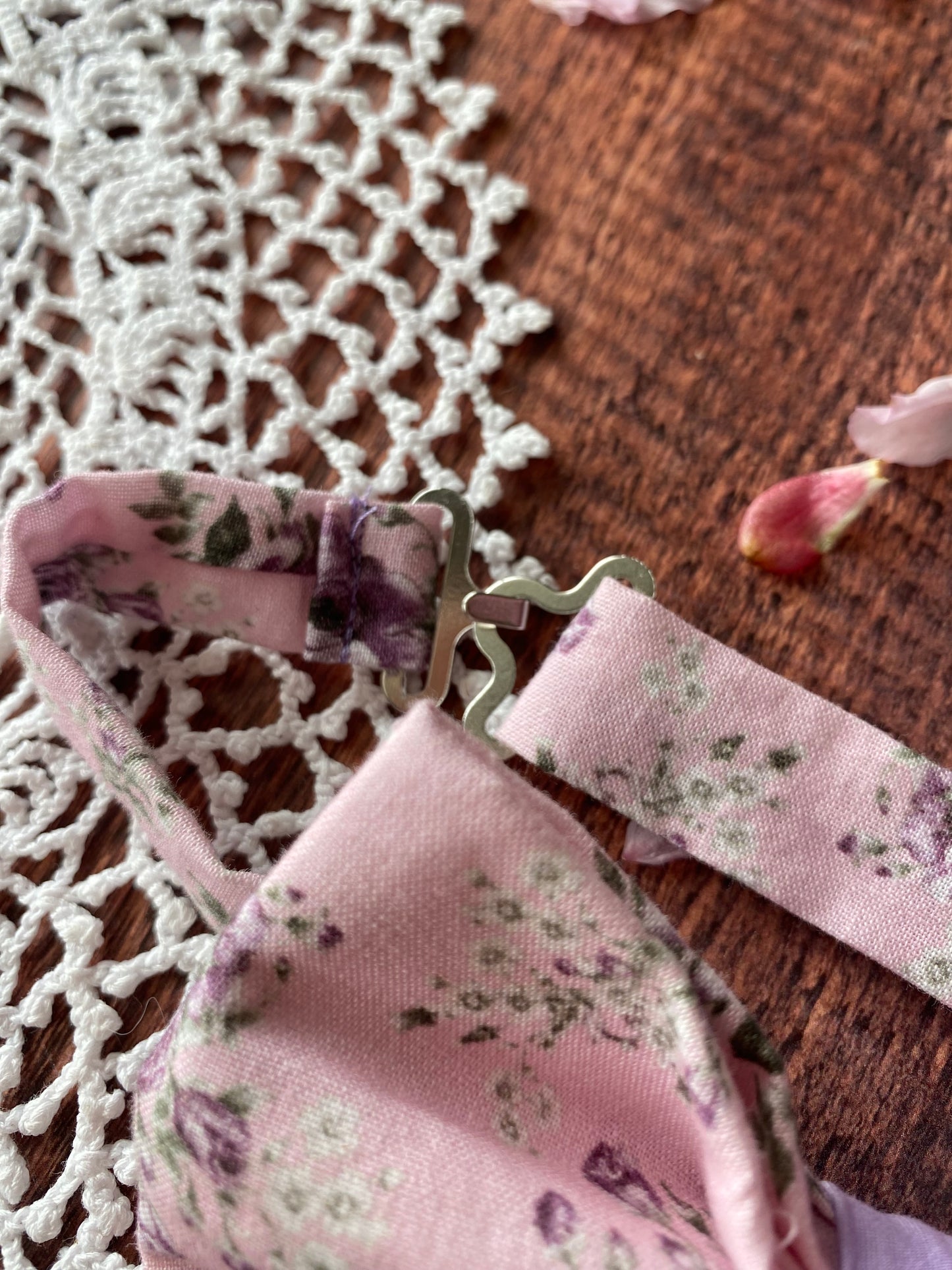 Assortiment d'accessoire rose à fleur et lilas - noeud papillon homme /garçon, pins à costume et bouton de manchette 🤵🏻‍♂️