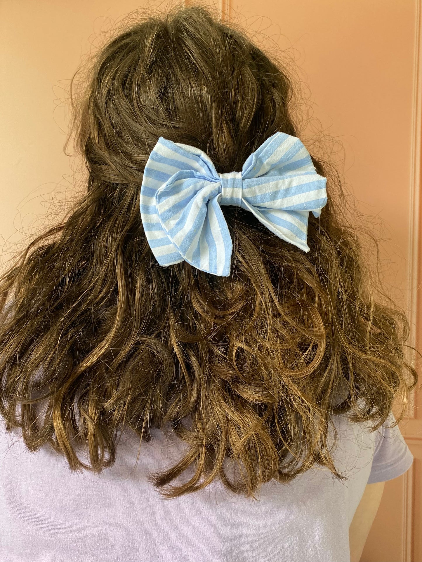 Barrette noeud à rayure bleu et blanc