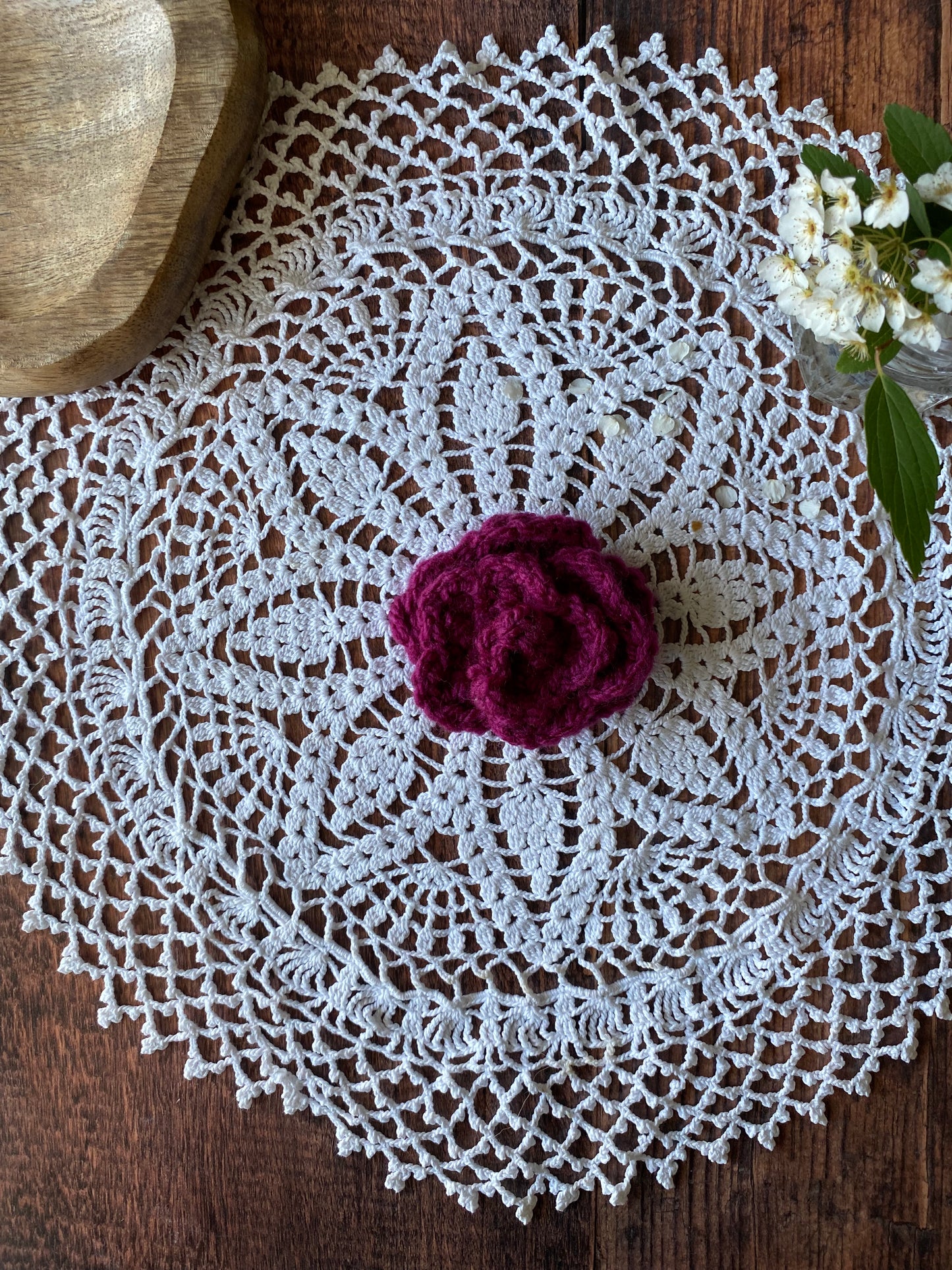 Broche en forme de rose au crochet  🌹