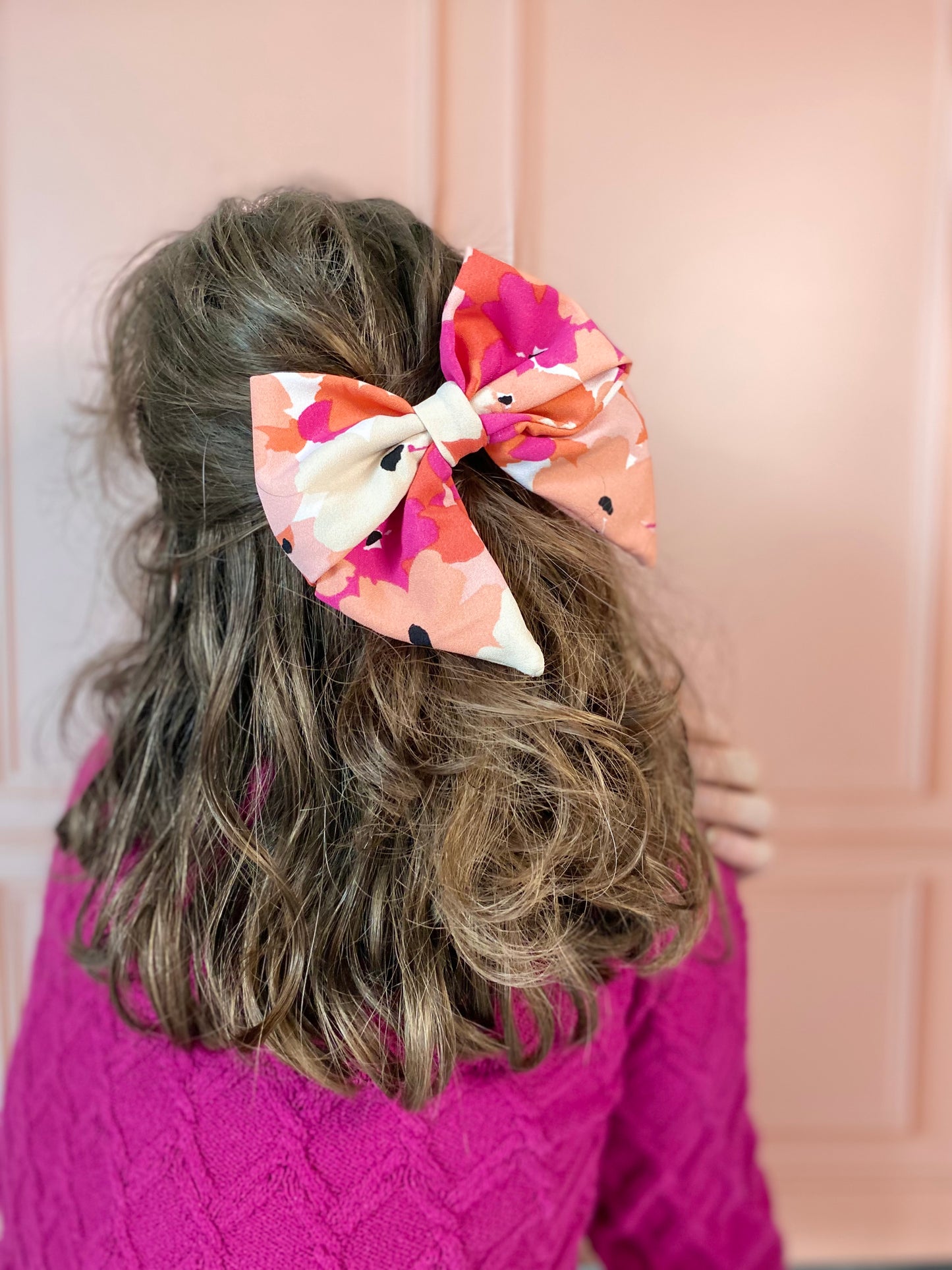 Barrette nœud en crêpe – motif fleur rose et orange 🎀