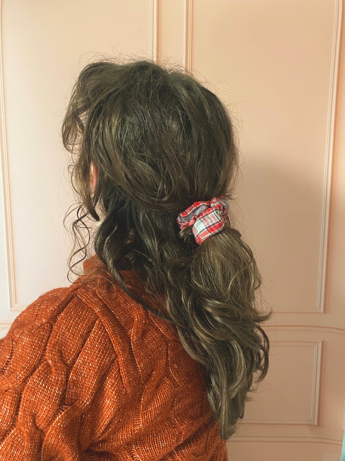 Chouchou en flanelle motif tartan gris prune blanc