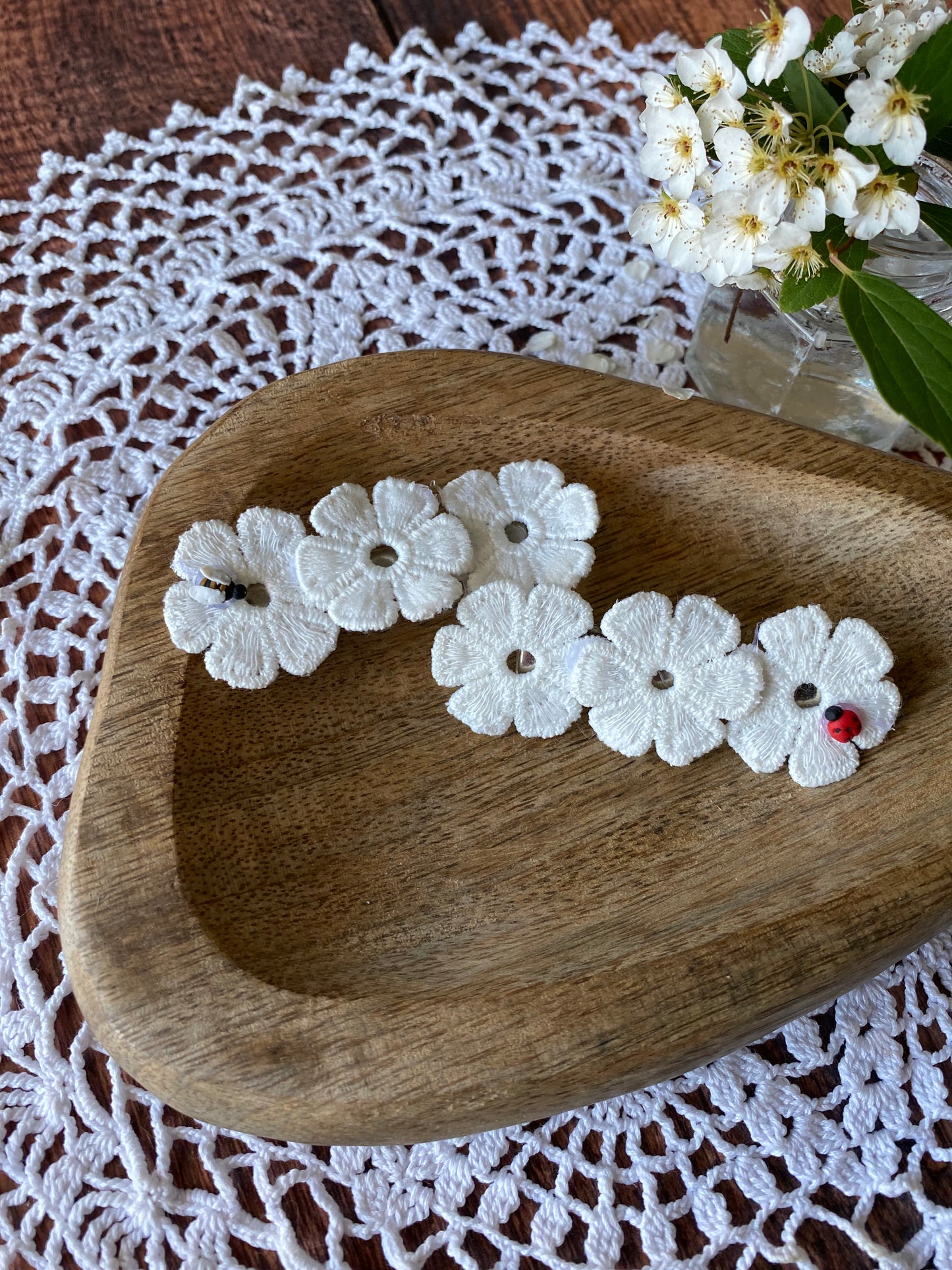 Barrette triple fleurs en tissus et insectes 🐞🐝