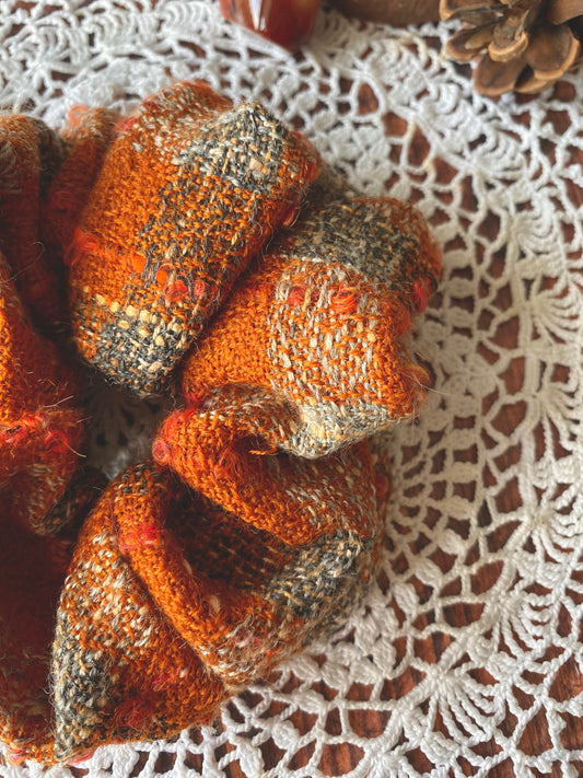 Chouchou en tweed – orange et gris 👱🏻‍♀️