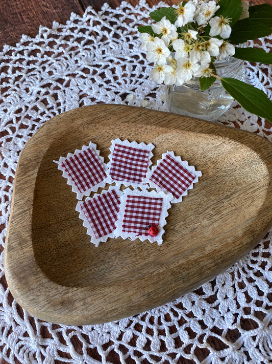 Timbre en tissus vichy rouge pour scrapbooking