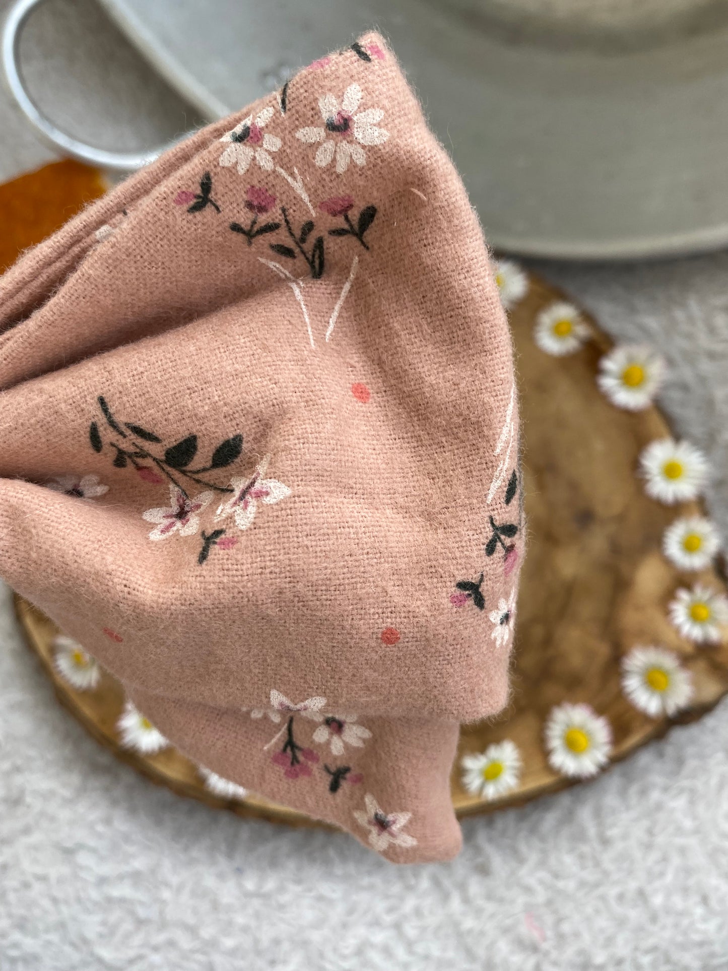 Barrette noeud en flannelle beige rose à fleur 🎀