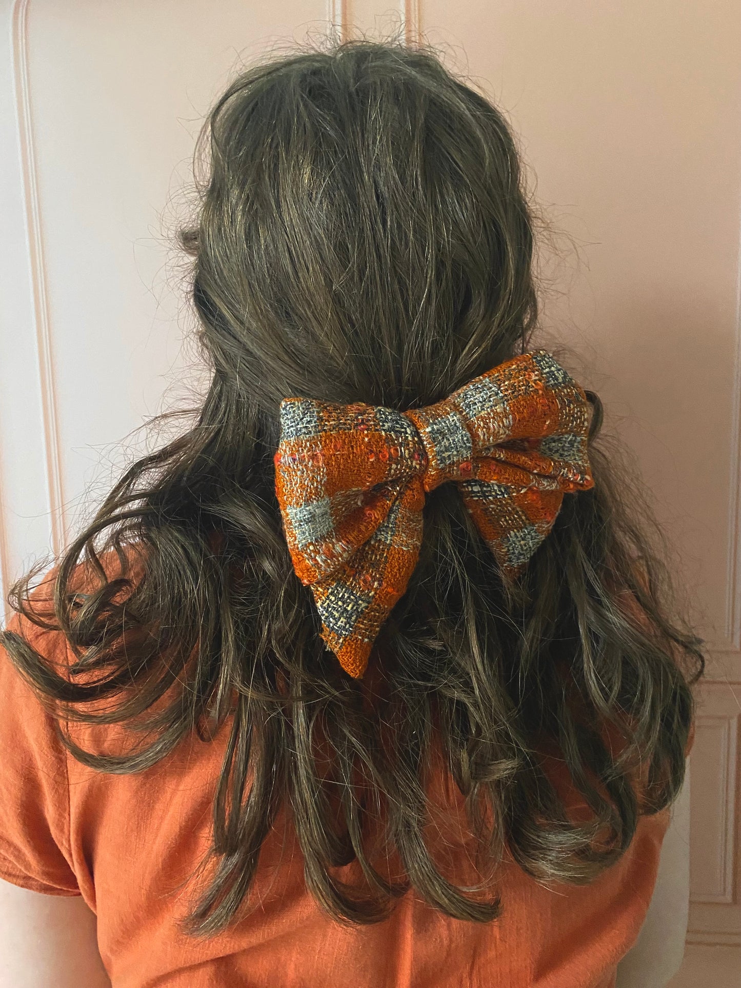 Barrette nœud en tweed – rouille et gris 🎀