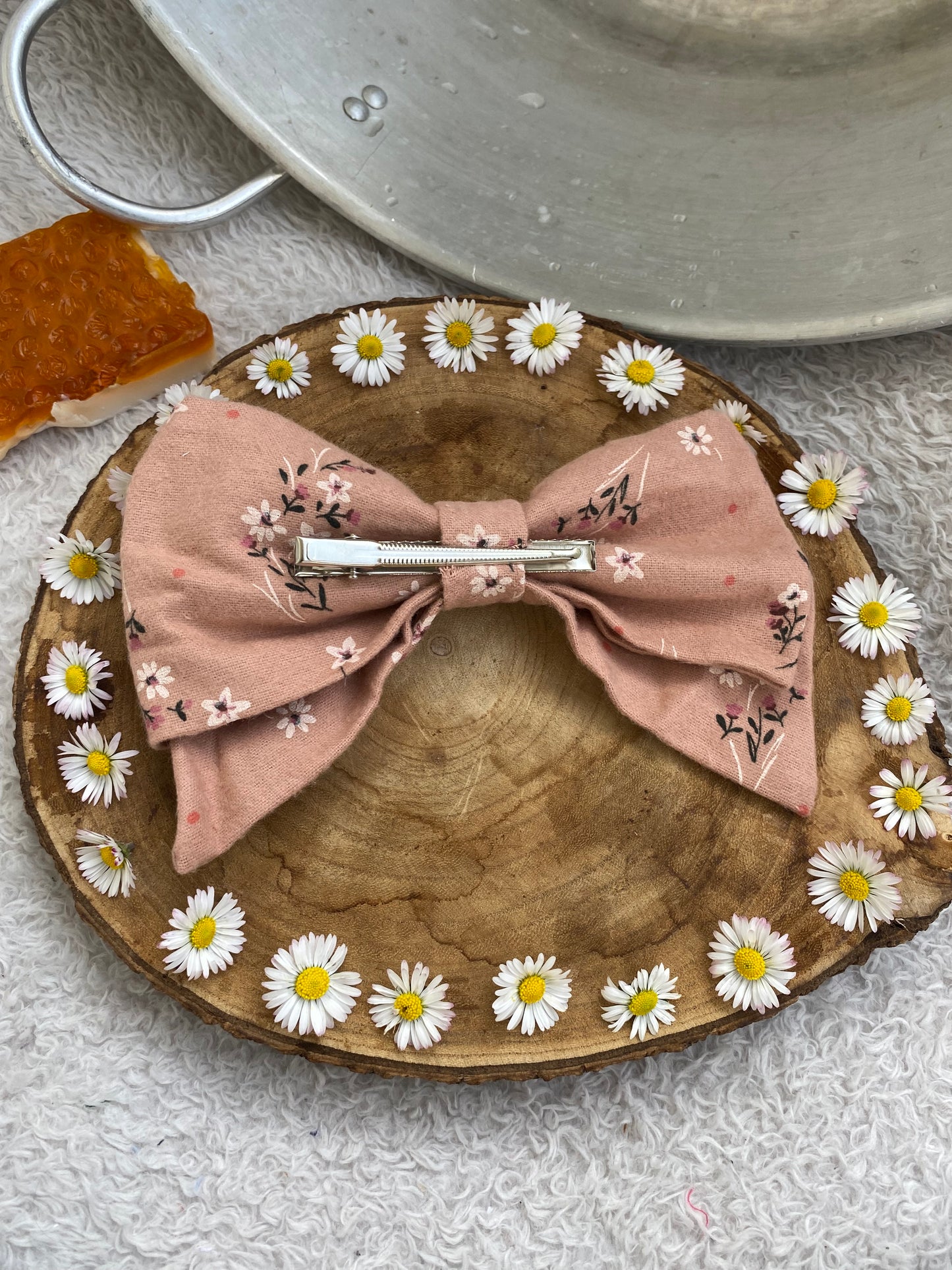Barrette noeud en flannelle beige rose à fleur 🎀