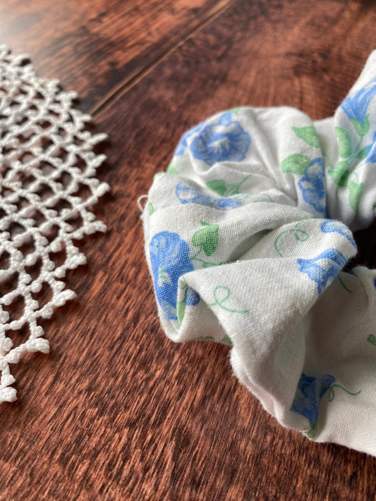 Chouchou en coton – motif fleur bleu👱🏻‍♀️
