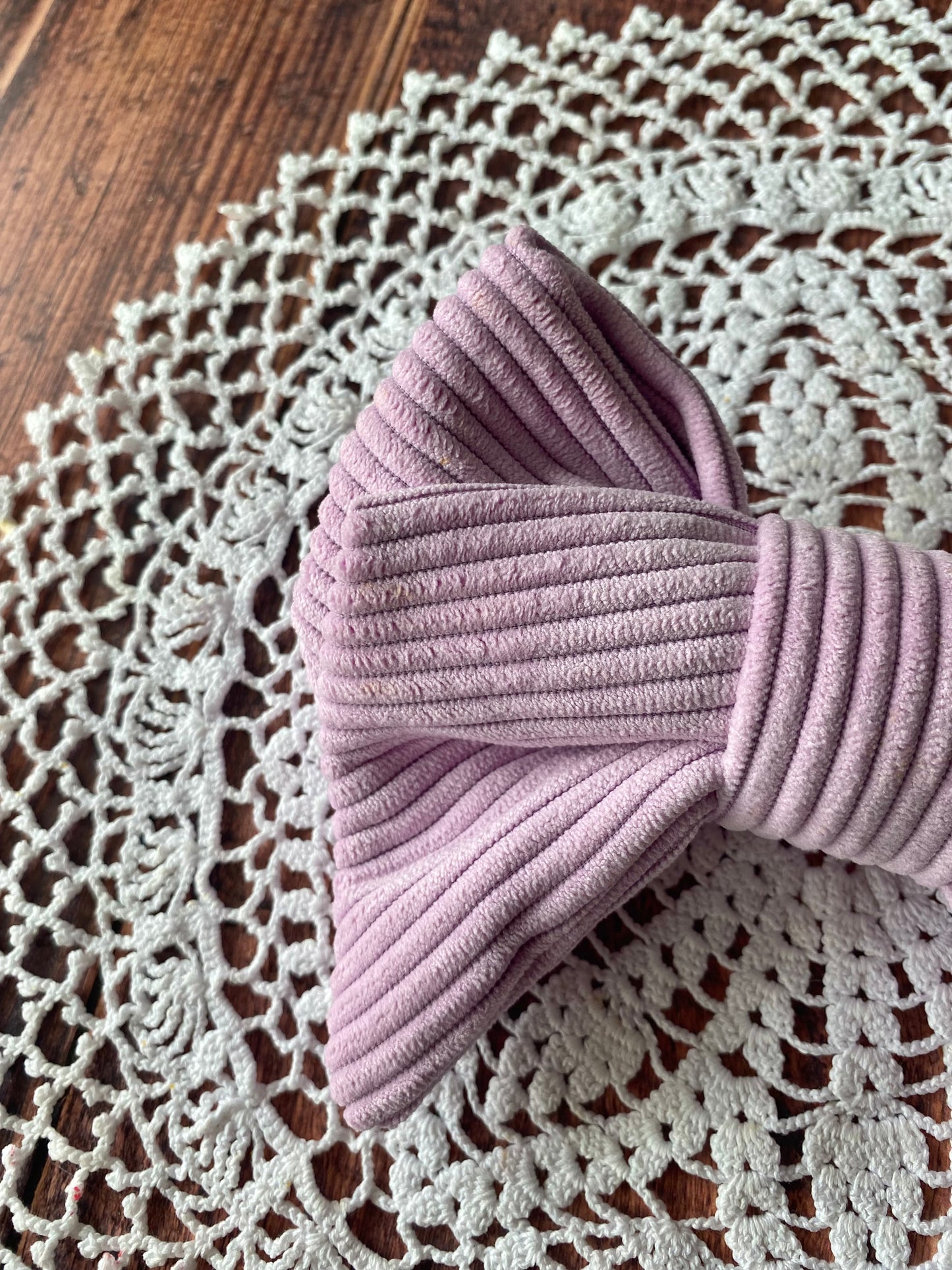 Barrette nœud en velours côtelé  – lilas 🎀