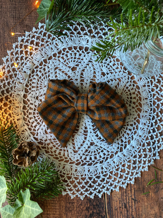 Barrette nœud en lainage – motif tartan gris noir et rouille 🎀
