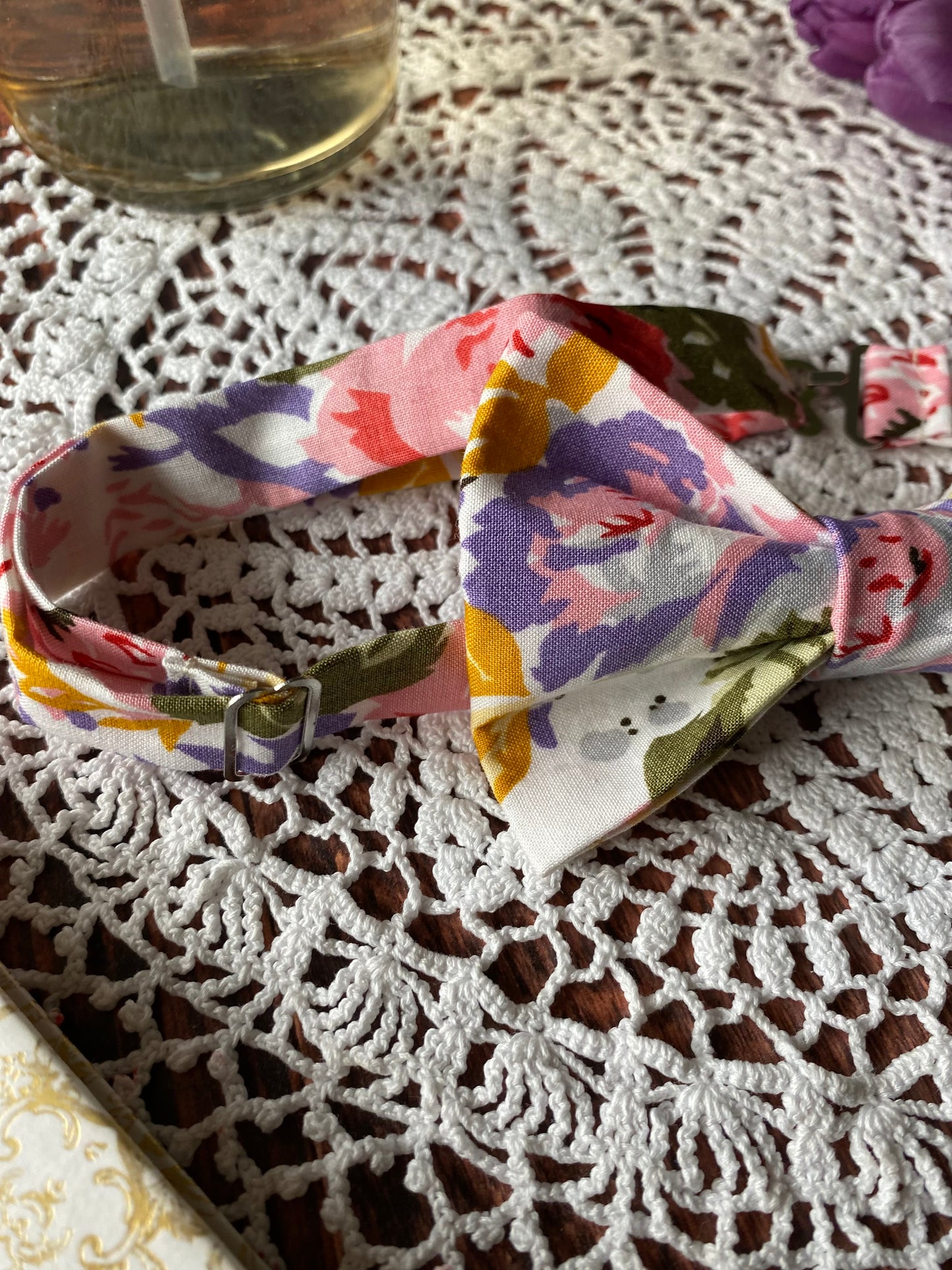 Assortiment accessoires en coton – motif fleuri - noeud garçon, noeud homme🤵🏻‍♂️
🤵🏻‍♂️