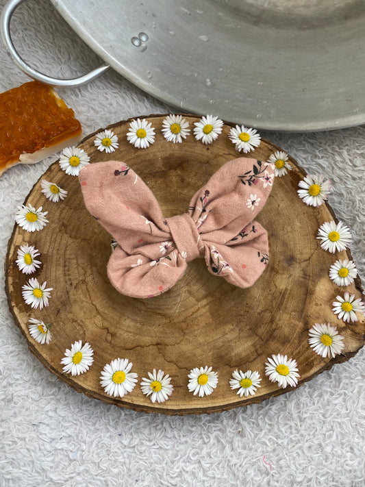 Barrette papillon en flannelle rose 🦋