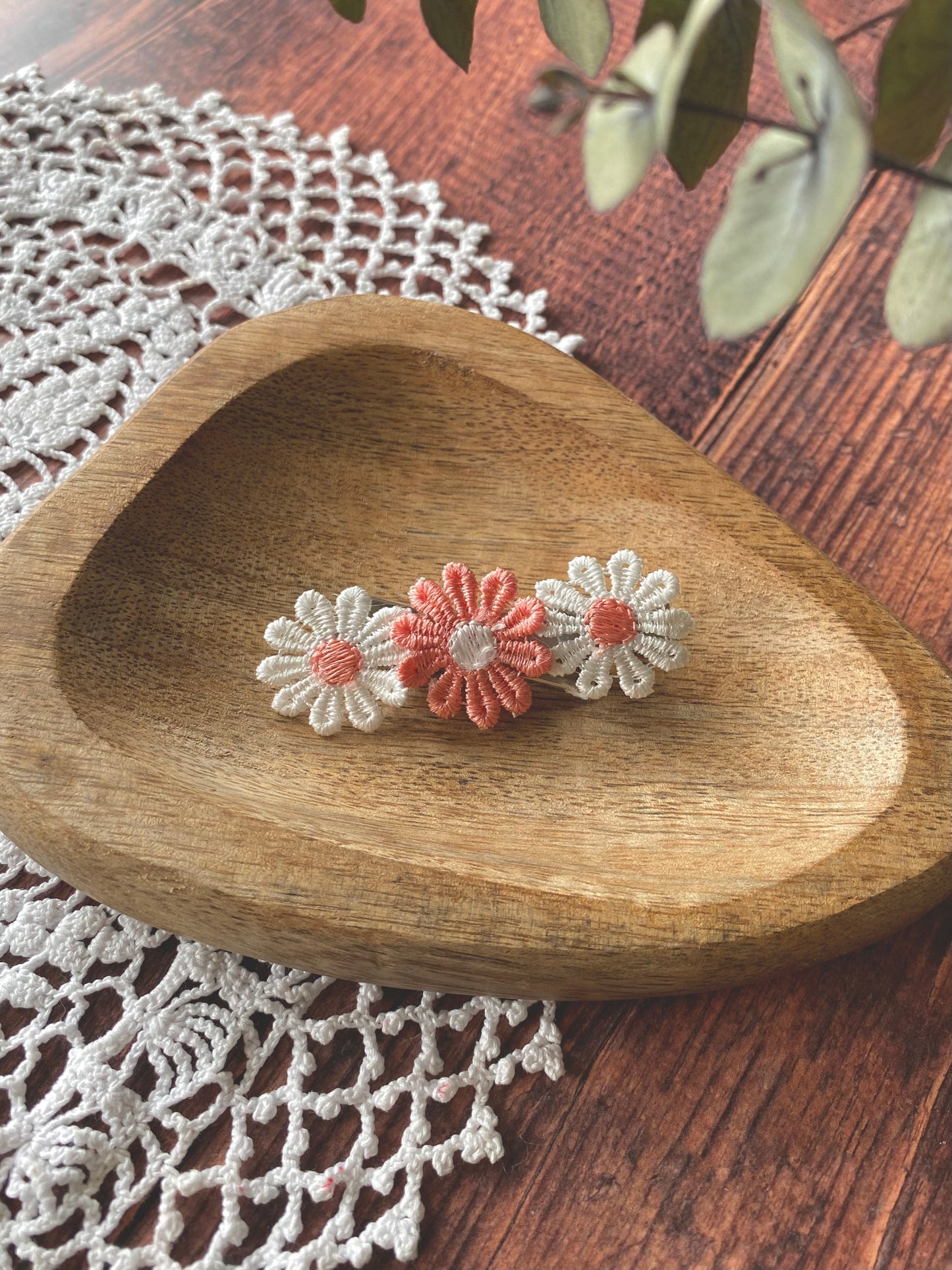Barrette en tissus - fleur rose et blanche 🩷🤍