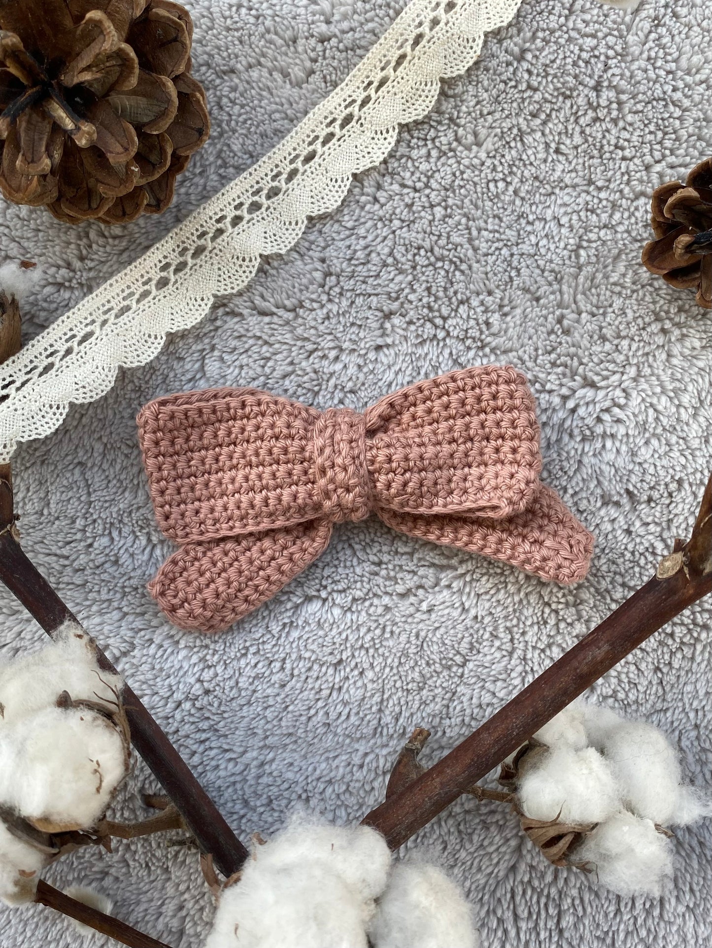 Barrette noeud en crochet beige ou rouge 🎀