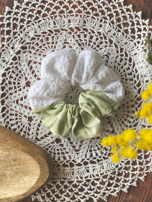 Chouchou duo vert et blanc brodé